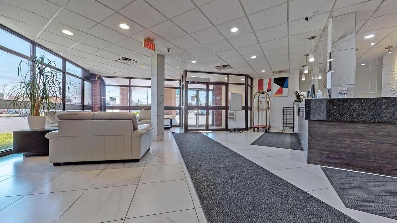 Ramada By Wyndham Arnprior Hotell Eksteriør bilde