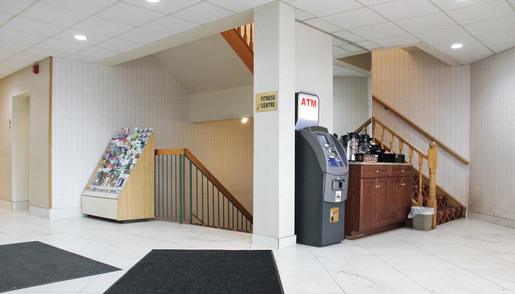 Ramada By Wyndham Arnprior Hotell Eksteriør bilde