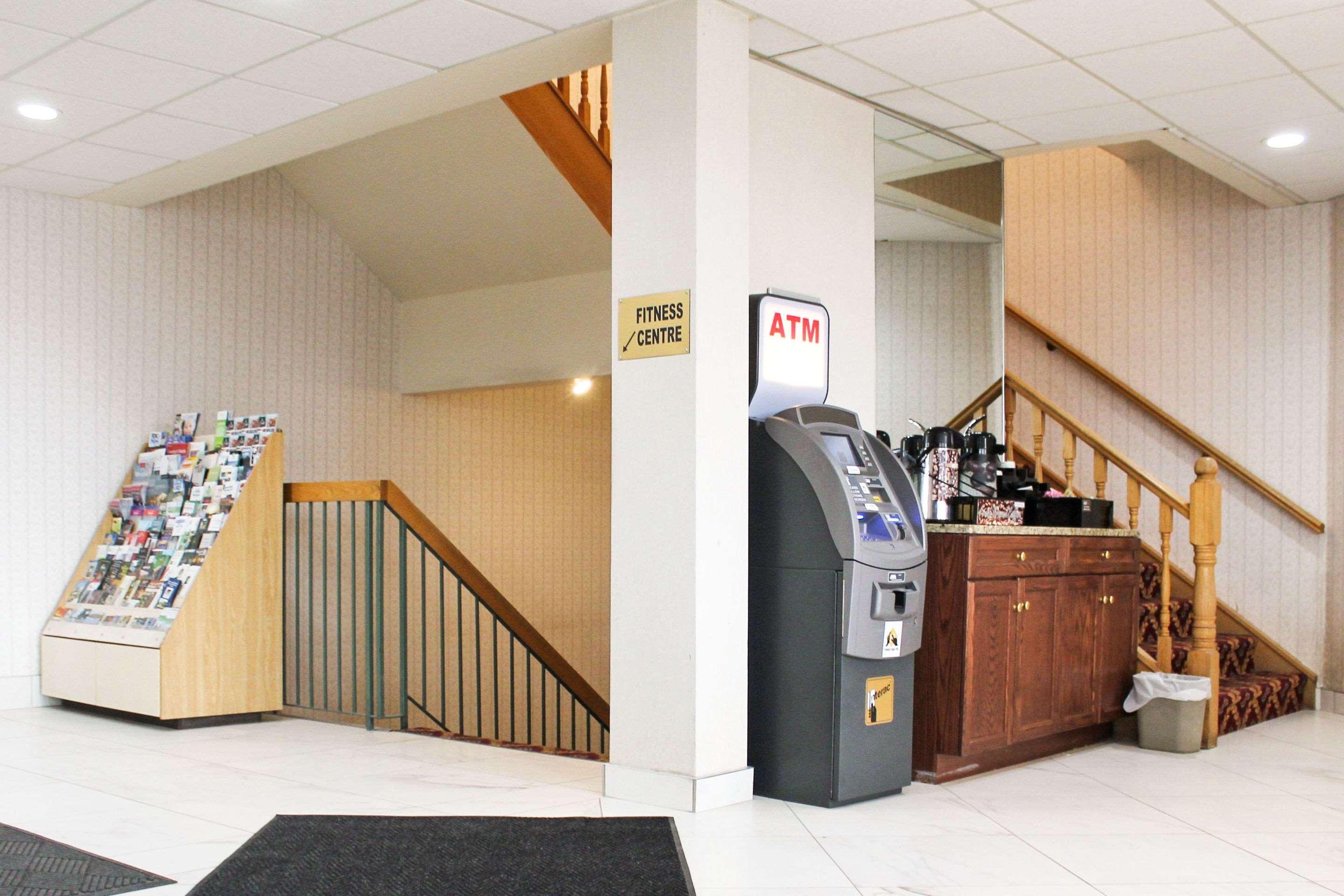Ramada By Wyndham Arnprior Hotell Eksteriør bilde